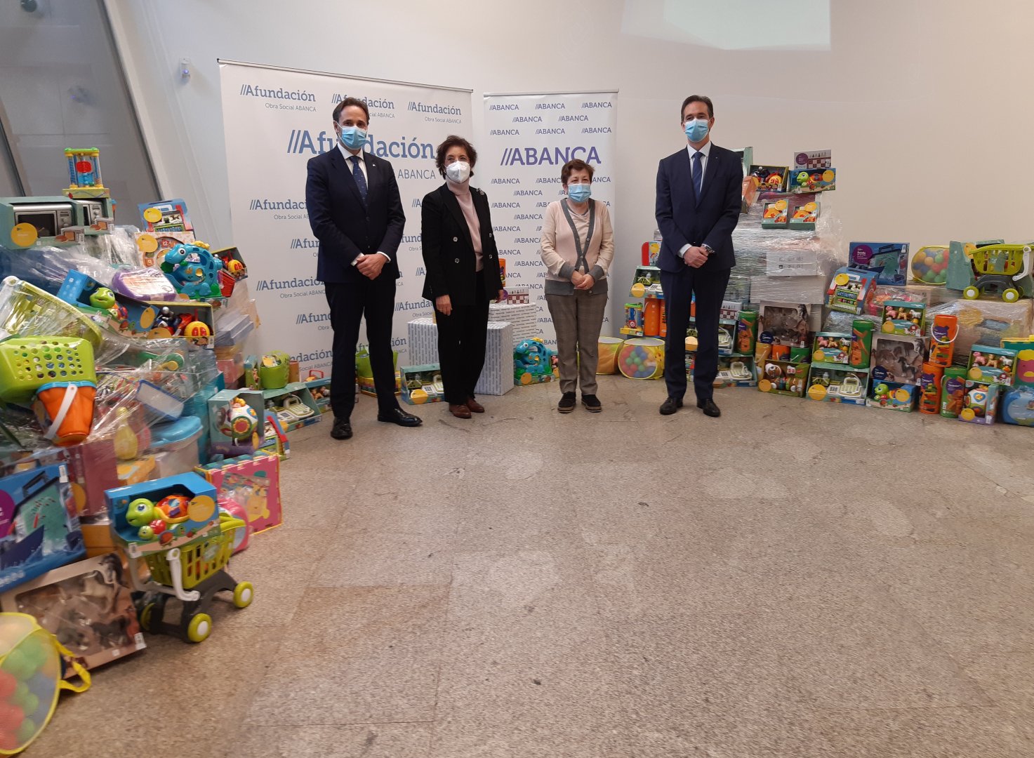 ABANCA e Afundación entregan a entidades sociais máis de 2300 xoguetes da súa campaña solidaria «Debuxar sorrisos»