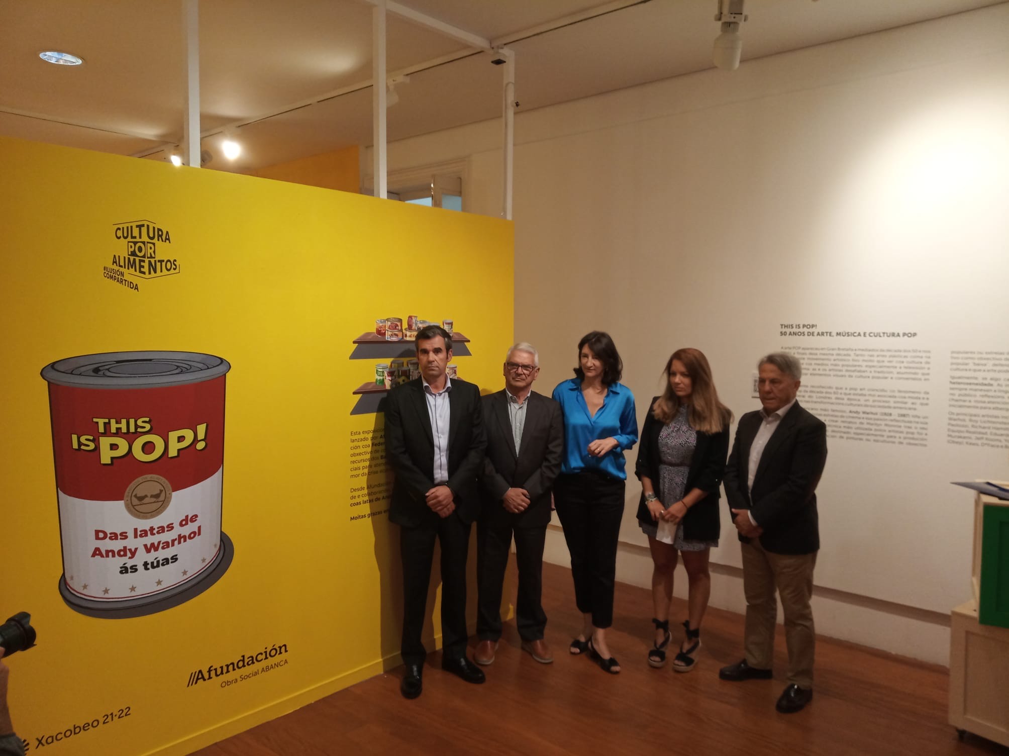 Grandes obras del arte pop en el Café Moderno Afundación Pontevedra con «This is pop. Das latas de Andy Warhol ás túas»